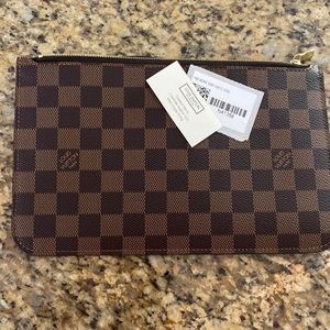Louis Vuitton Neverfull Pouch